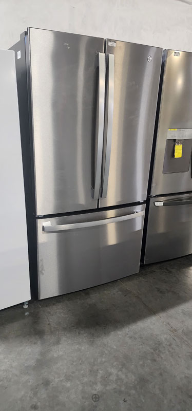 GE 24.8-cu ft French Door Refrigerator with Ice Maker (Stainless Steel) ENERGY STAR
