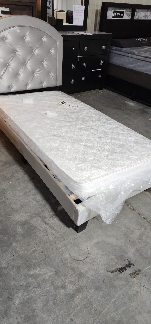 Twin open box mattress